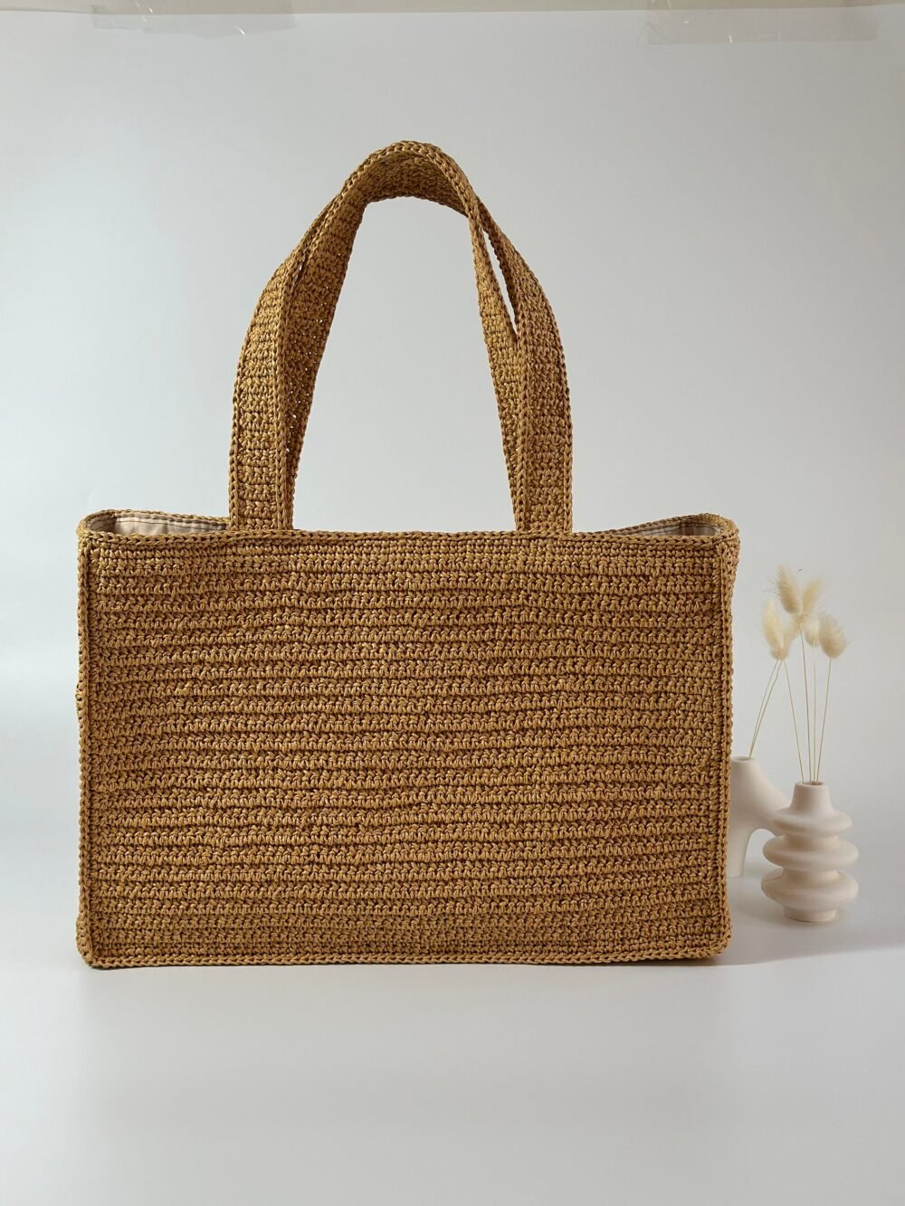 Elegant Raffia Bag – Handcrafted and Sustainable Fashion Accessory