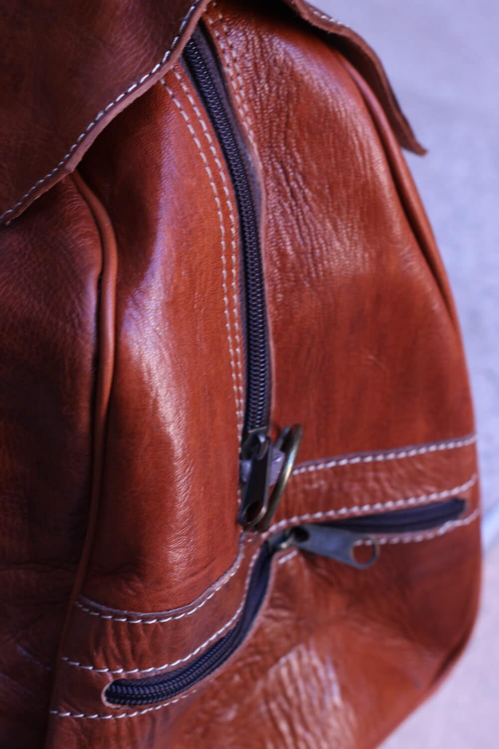 Interior view of the leather travel bag with multiple compartments