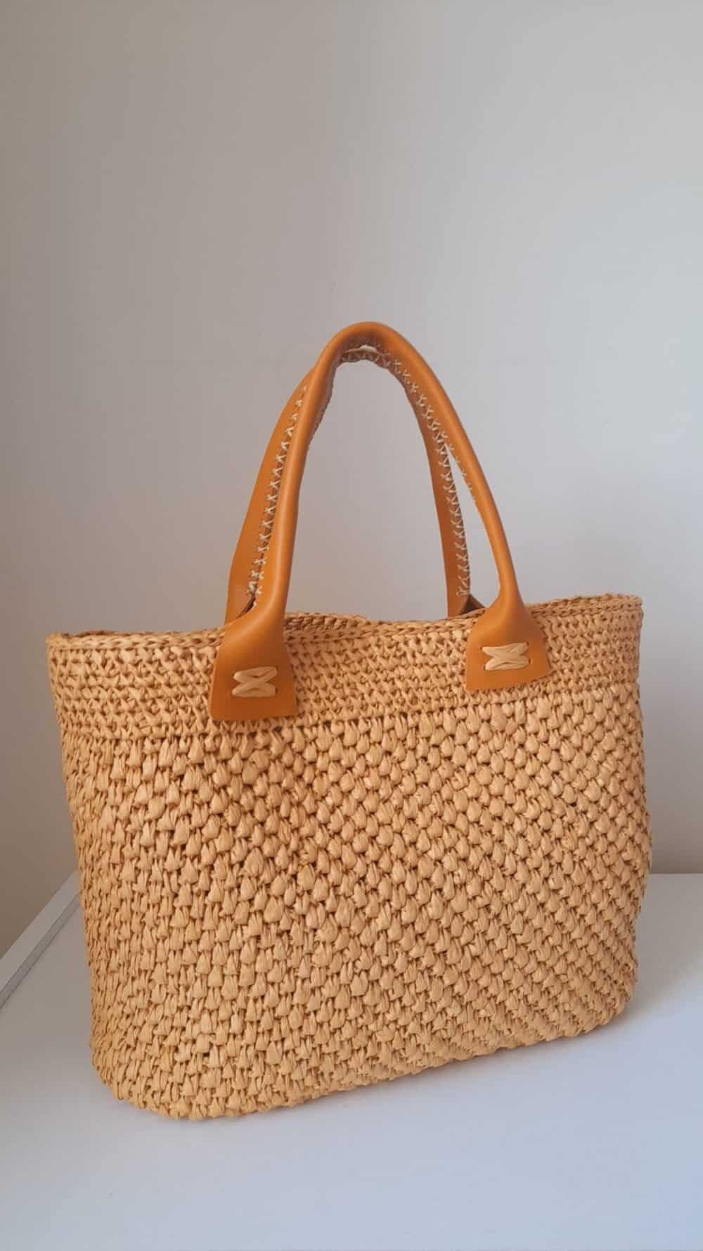 Handcrafted Premium raffia bag with natural fibers